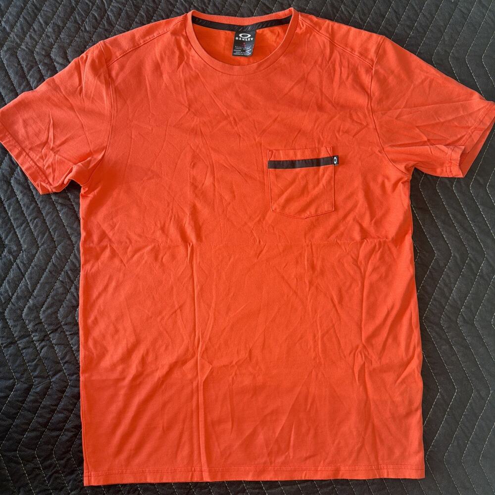 Oakley Hydrolix Shirt Men Large Orange Short Sleeve Athletic Zipper Pocket Gym - Picture 1 of 7
